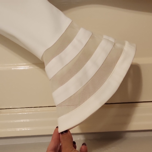 Calvin Klien bell sleeve dress - Picture 3 of 4